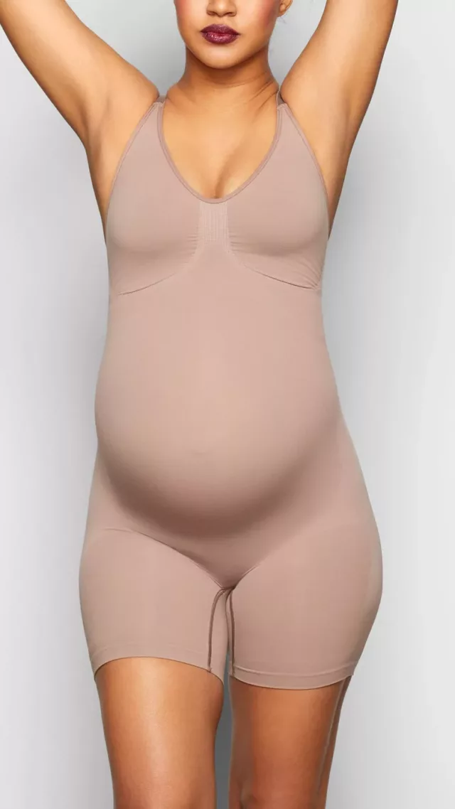 Maternity sculpting bodysuit mid thigh umber