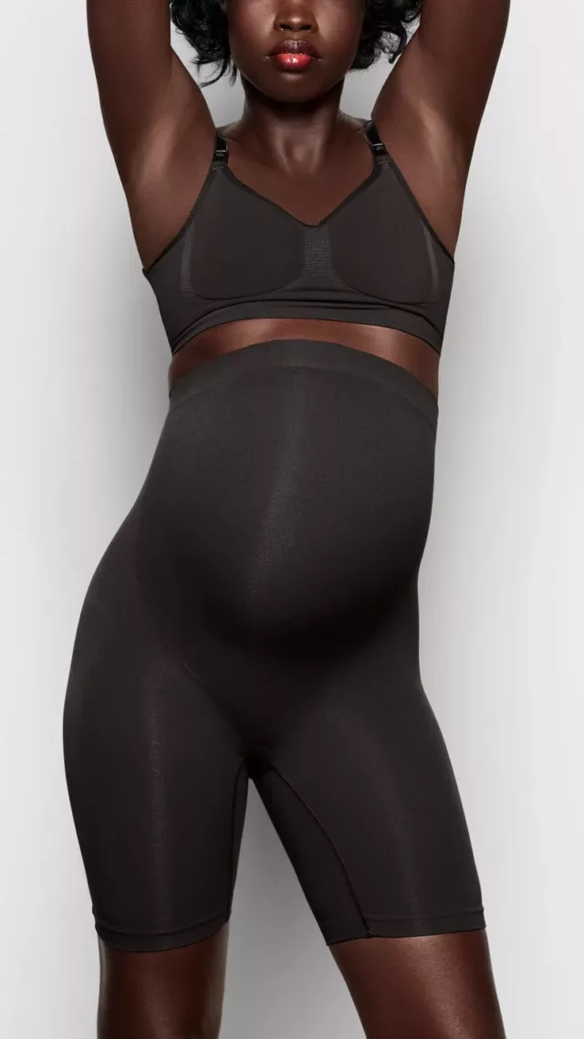 Maternity sculpting short mid thigh onyx