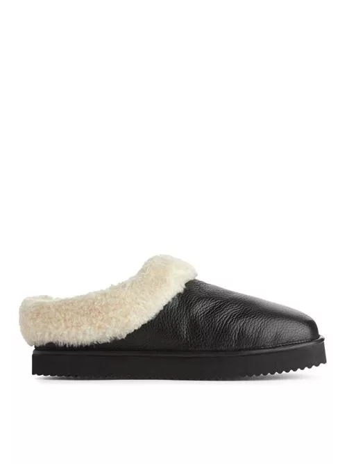 Leather pile slippers Black, White