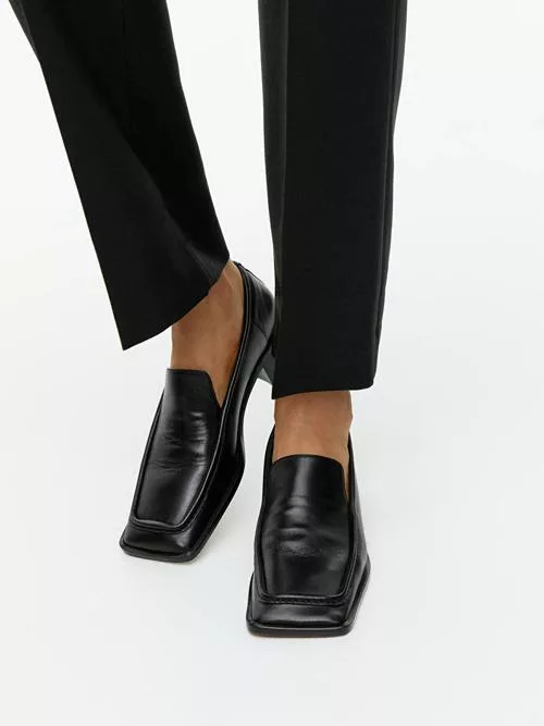 Square-toe leather loafers Black