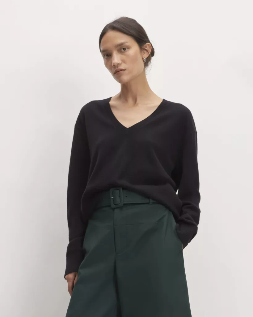 The Cashmere Relaxed V-Neck Black