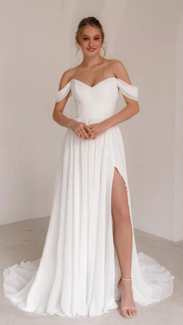 Chiffon Wedding Dress Marit With High Leg Slit Light Ivory