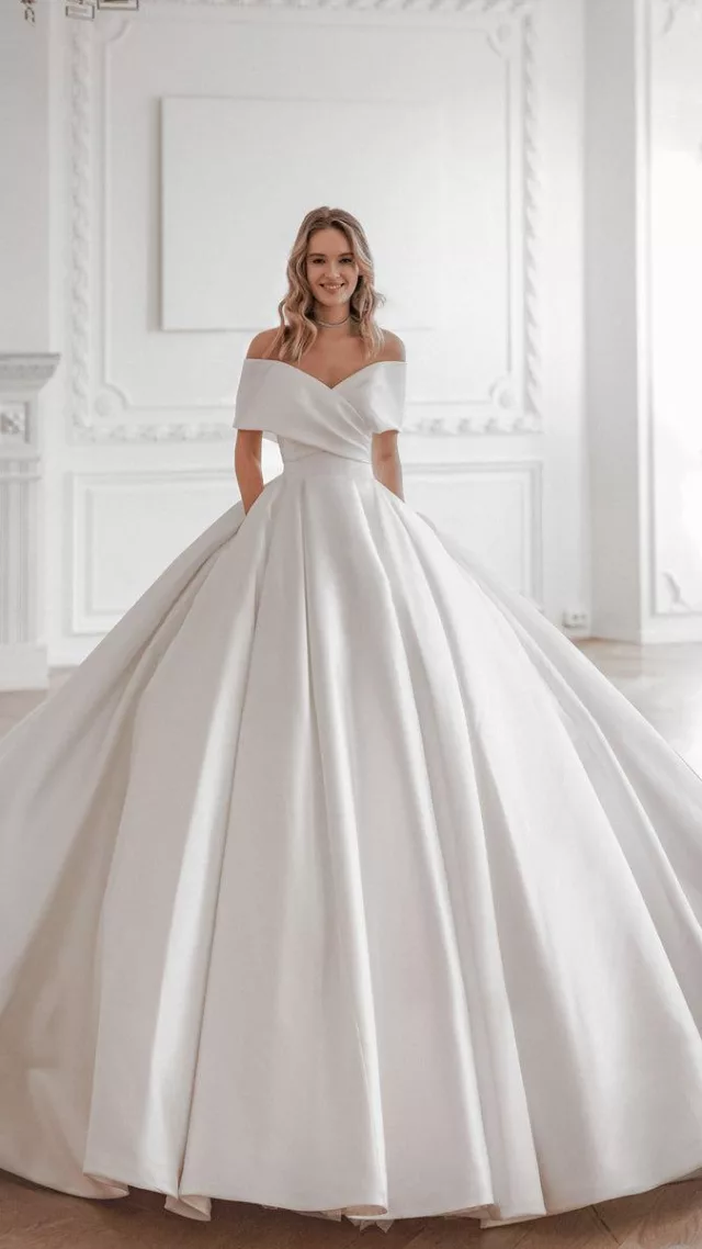 Classic Satin Ball Gown Protea Light Ivory