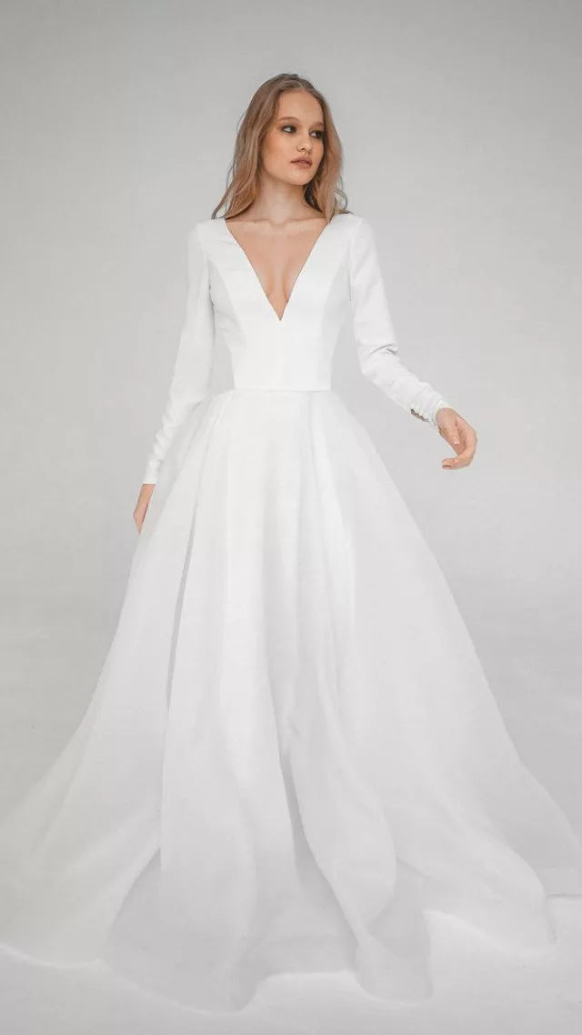 Minimalist Organza Wedding Dress Tayra Light Ivory