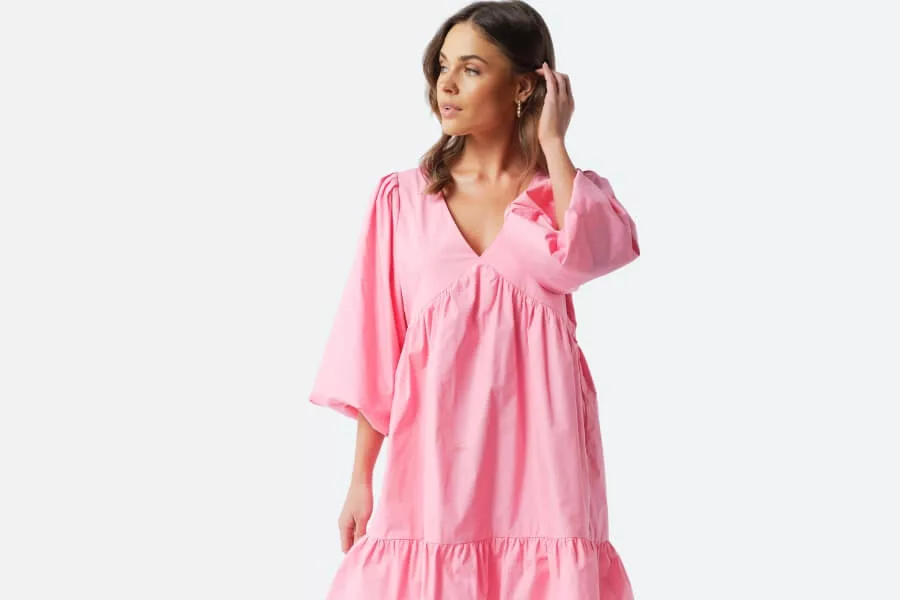 The best nursing dresses to breastfeed on the go