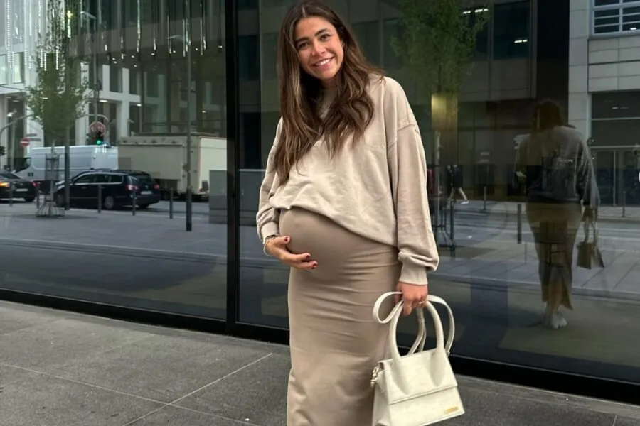 Cover Image for Elevate your maternity skirt style: Influencer edition
