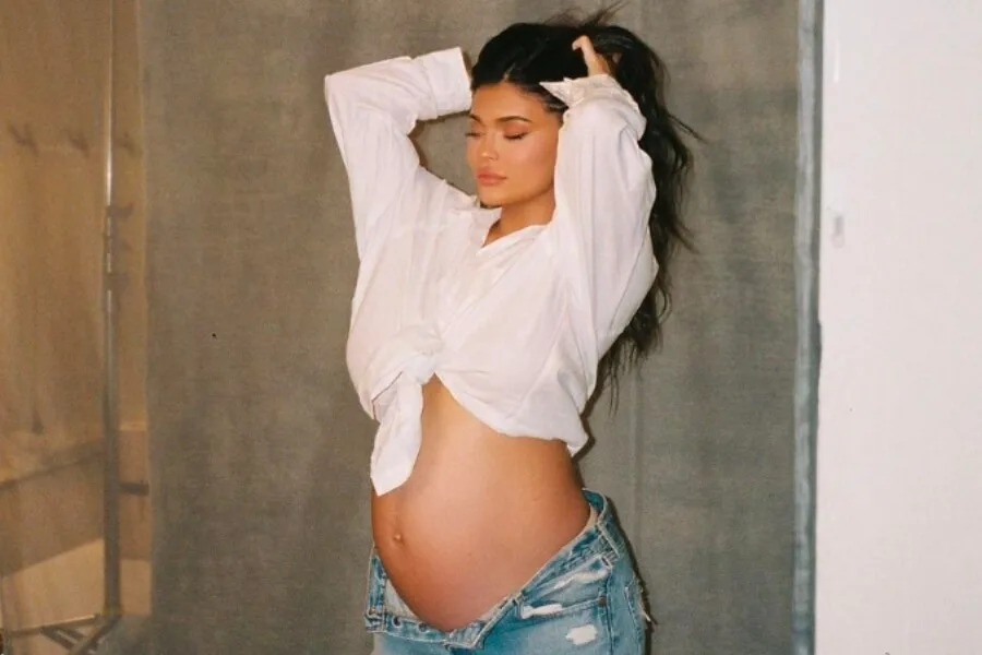 Cover Image for The most iconic pregnant celeb looks