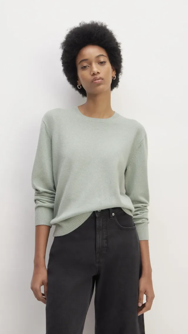 The Cashmere Classic Crew Sweater Light Sage Green