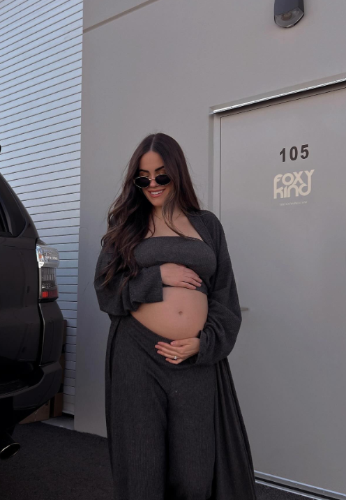 Maternity crop top style by pregnant influencer megan vadnais