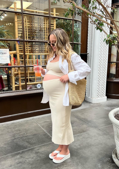 Omgiamobsessed instagram wearing pregnancy crop top