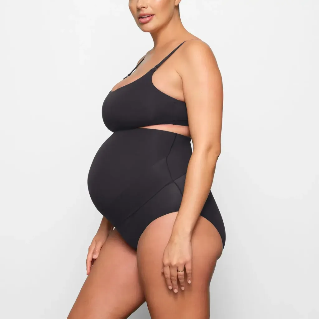 Fits Everybody Maternity Pumping Scoop Bralette | Onyx