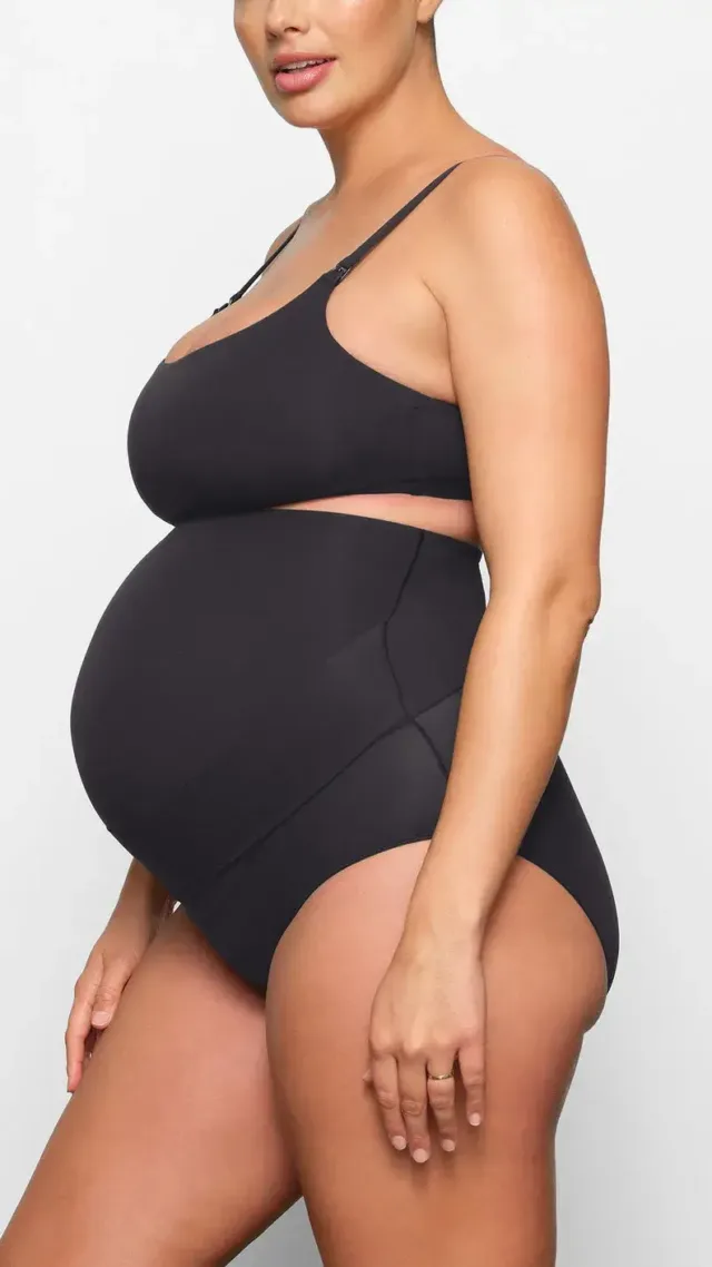 Fits Everybody Maternity Pumping Scoop Bralette | Onyx