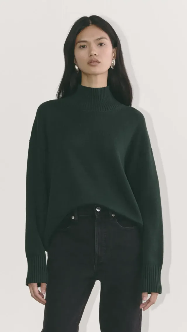 The Boxy Turtleneck In Everyday Cotton Scarab