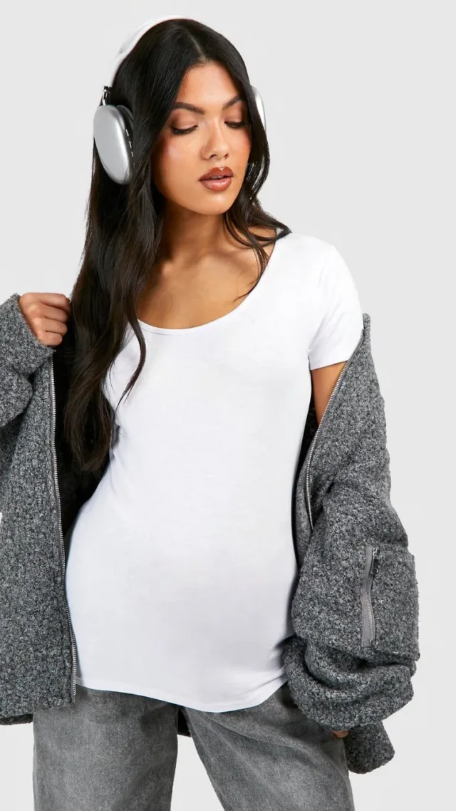 White Maternity Basic Scoop Neck T-Shirt