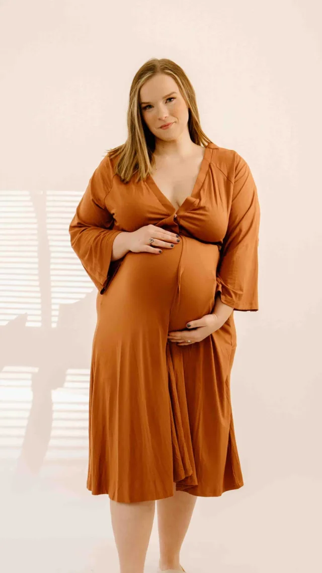 Amelia Labor & Postpartum Gown In Burnt Orange