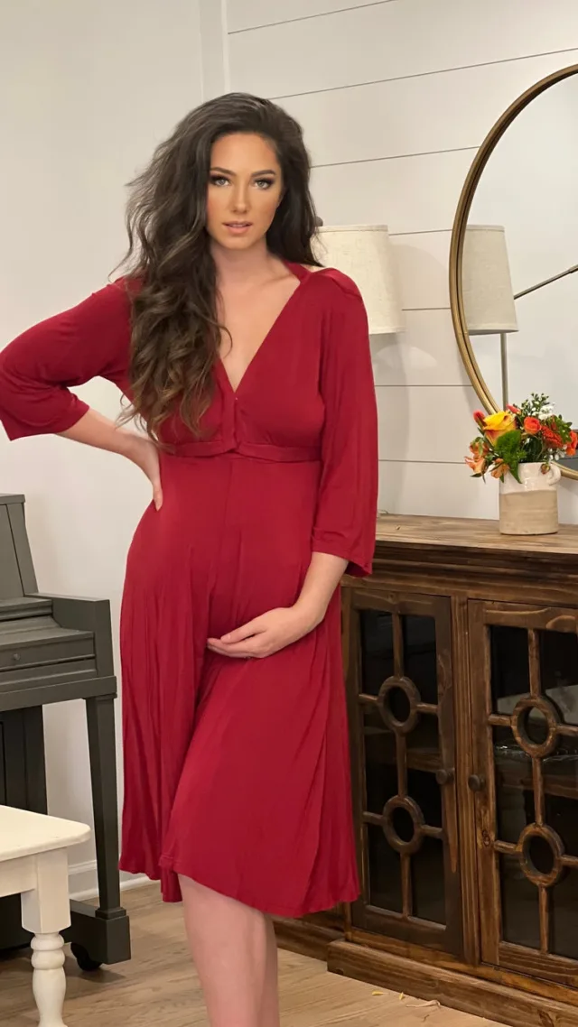 Amelia Labor & Postpartum Gown In Crimson