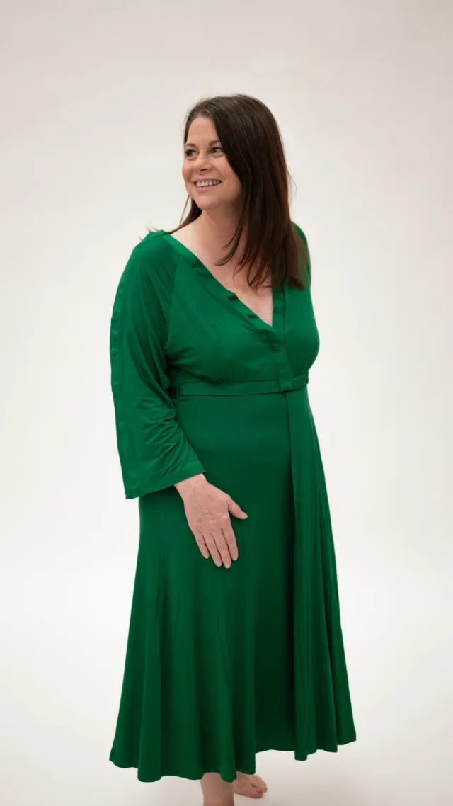 Amelia Labor & Postpartum Gown In Emerald