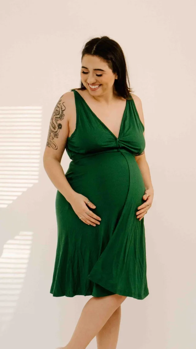 Juliet Labor & Postpartum Gown In Emerald