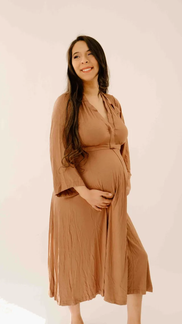 Lila Labor & Postpartum Gown In Caramel