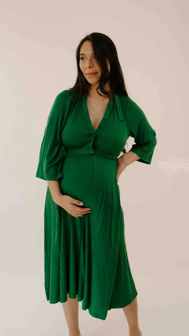 Lila Labor & Postpartum Gown In Emerald