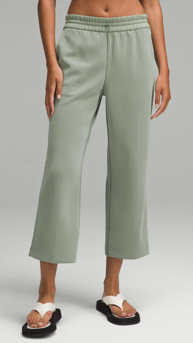 Softstreme High-Rise Straight-Leg Cropped Pant