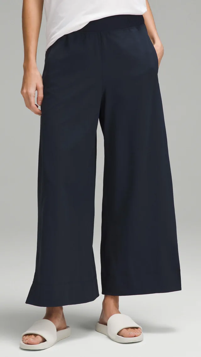 Stretch Woven High-Rise Wide-Leg Cropped Pant