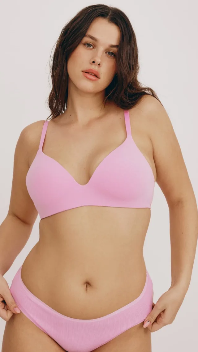 Core Wireless Plunge Bra