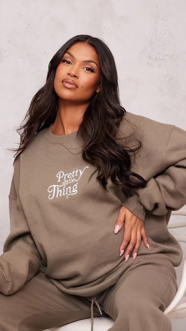 Prettylittlething Maternity Khaki Embroidered Oversized Sweatshirt