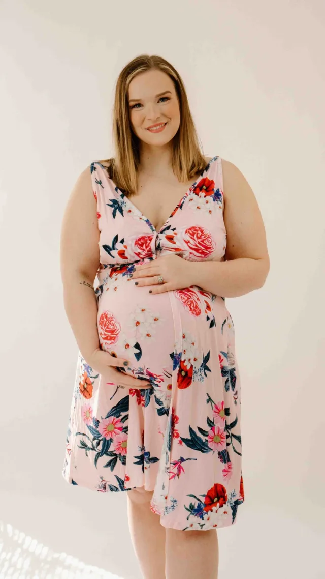 Juliet Labor & Postpartum Gown In Blush Floral