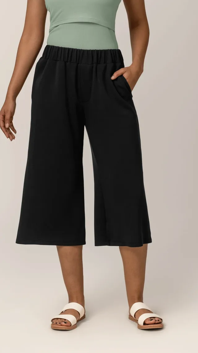 Evie Maternity & Postpartum Pull-On Cropped Pant