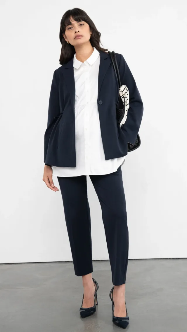 Sleeveless Layering Maternity & Nursing Shirt